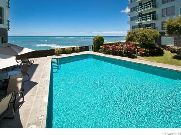 2957 Kalakaua Ave, Honolulu, HI 96815