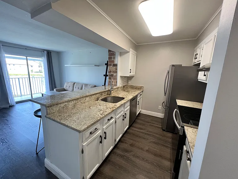 163 Cypress Point Dr #163 — Photo 8