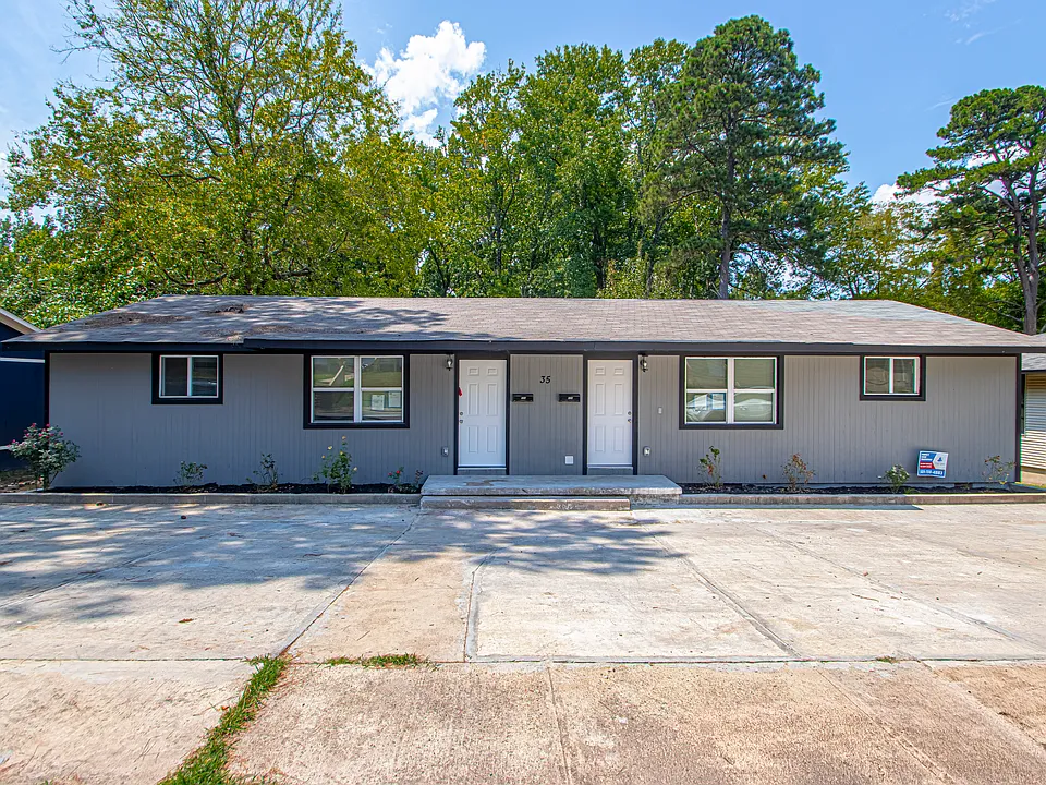 35 Hiland Pl #B