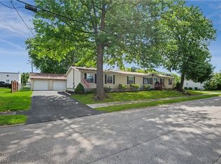 209 Cherry Ave, Niles, OH 44446