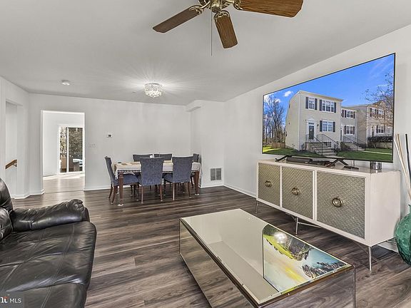 5th image of 1513 Chester Town Cir