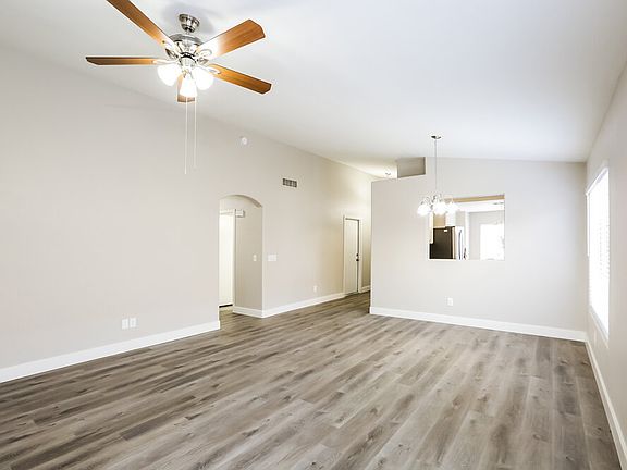4th image of 11248 E Camino St