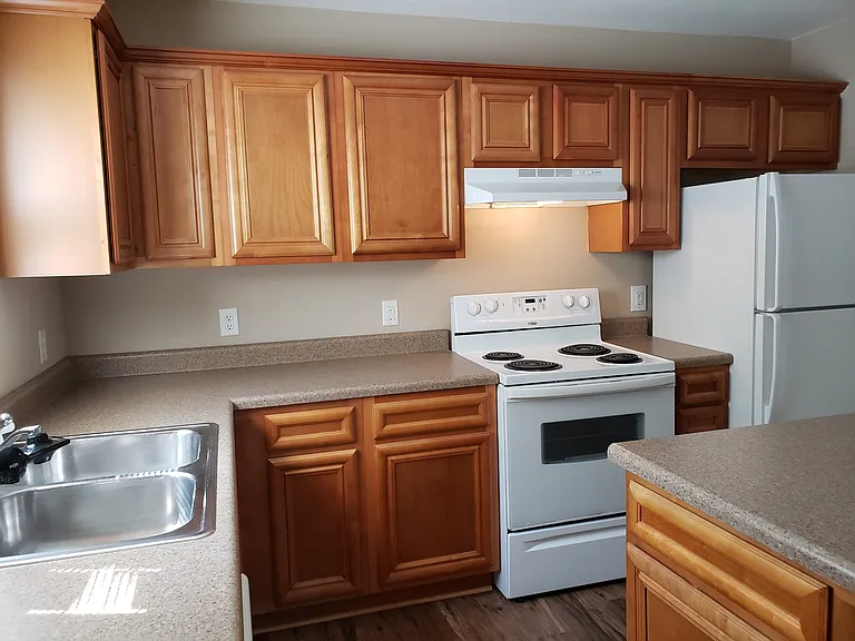102 Jamestown Ct #201 — Photo 2