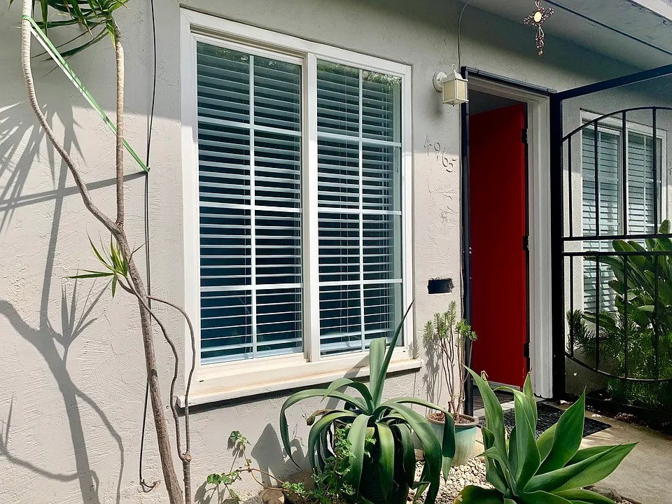 4965 Santa Cruz Ave