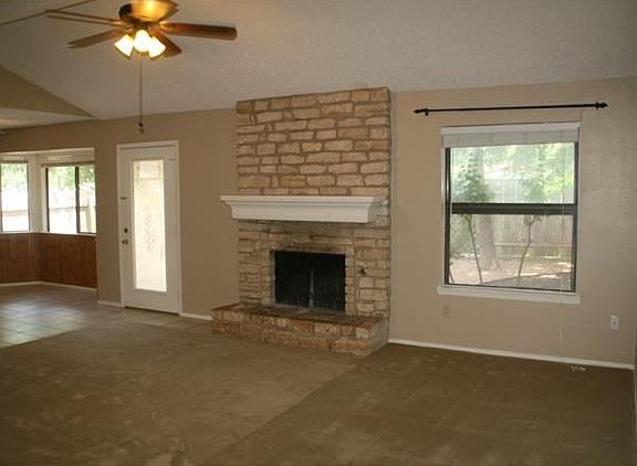 3rd image of 11903 Acorn Creek Trl