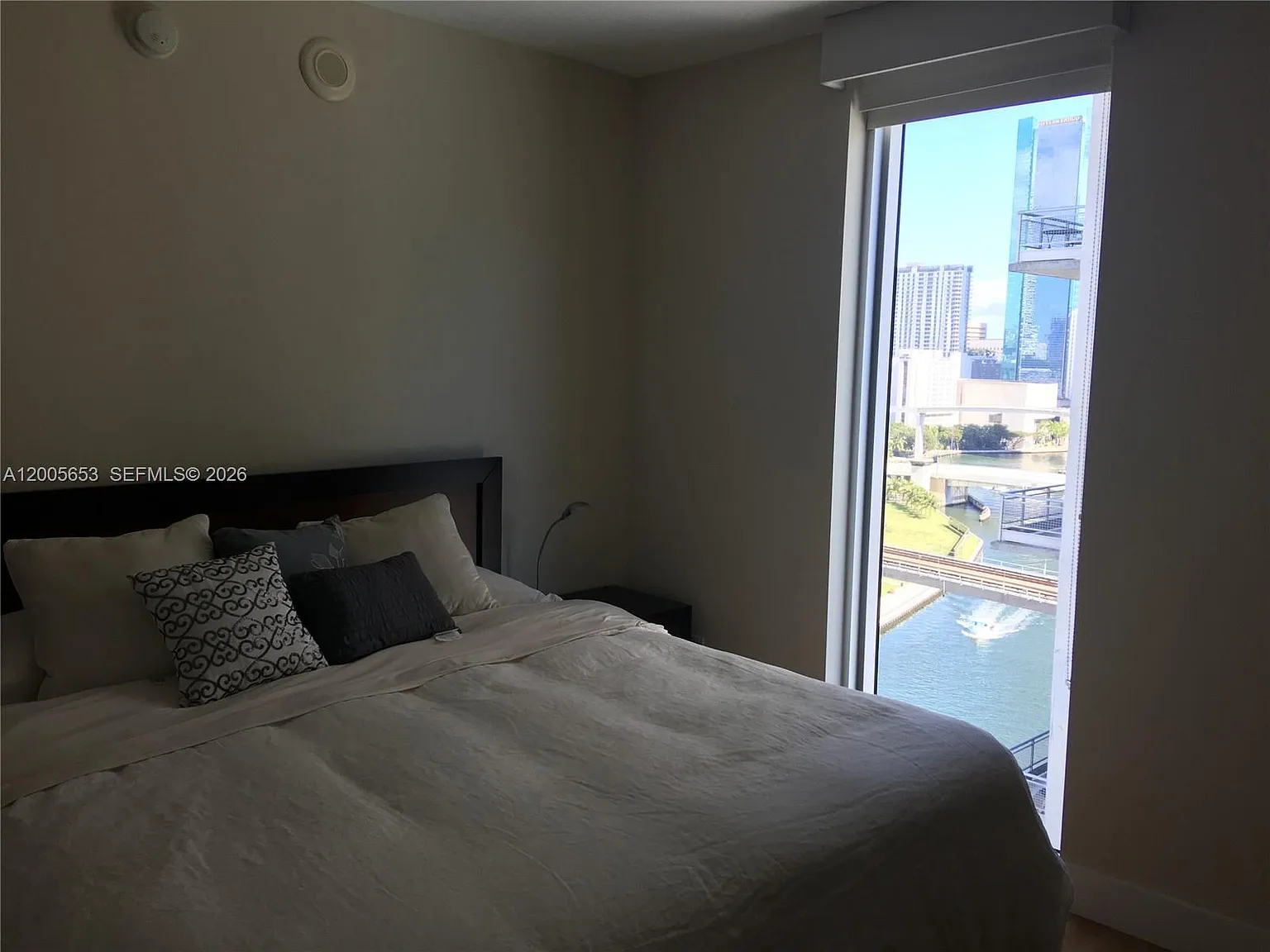 Latitude/River Condo — Photo 4