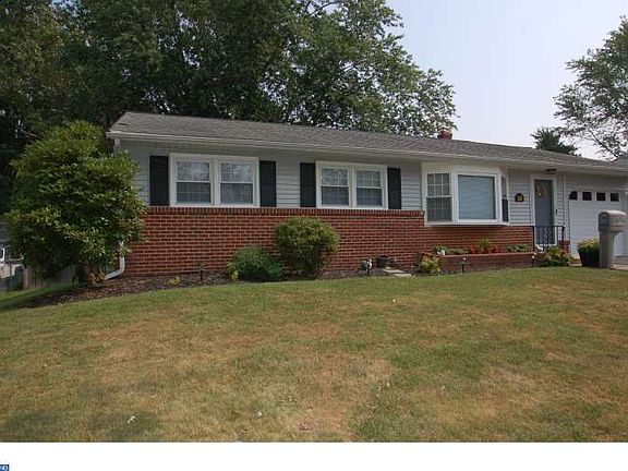 2nd image of 210 Kingsley Dr