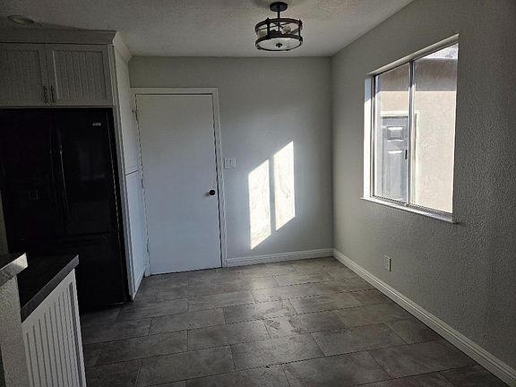 4th image of 157 Sequoia Ave