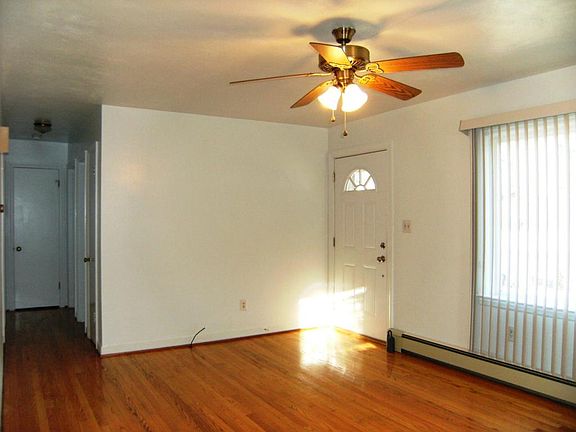 2nd image of 4144 Wyoming Ave NW
