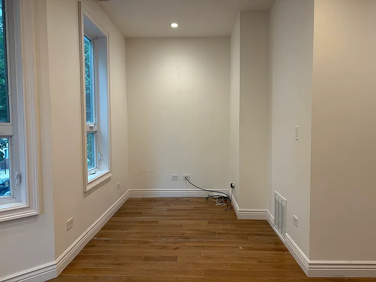 2821 N Springfield Ave #2 — Photo 10