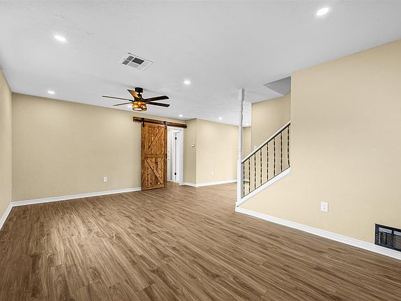 4th image of 6930 SW Forest Ave