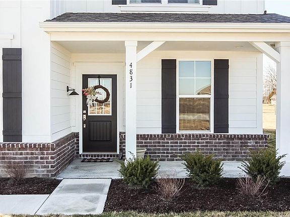 2nd image of 4831 Myrtle Dr