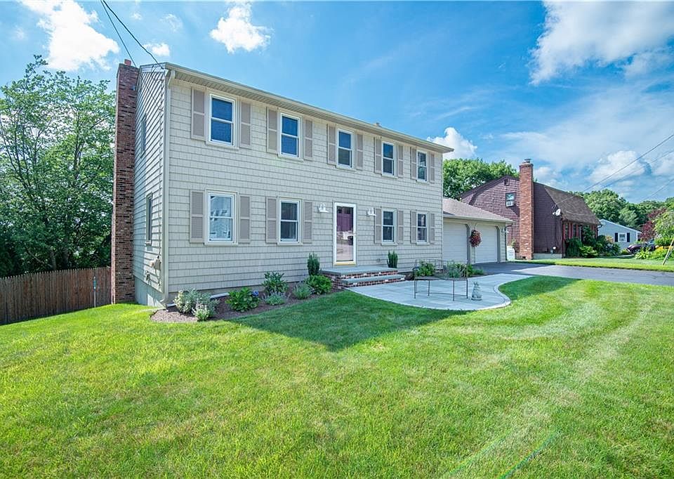 1st image of 28 Carolyn Dr