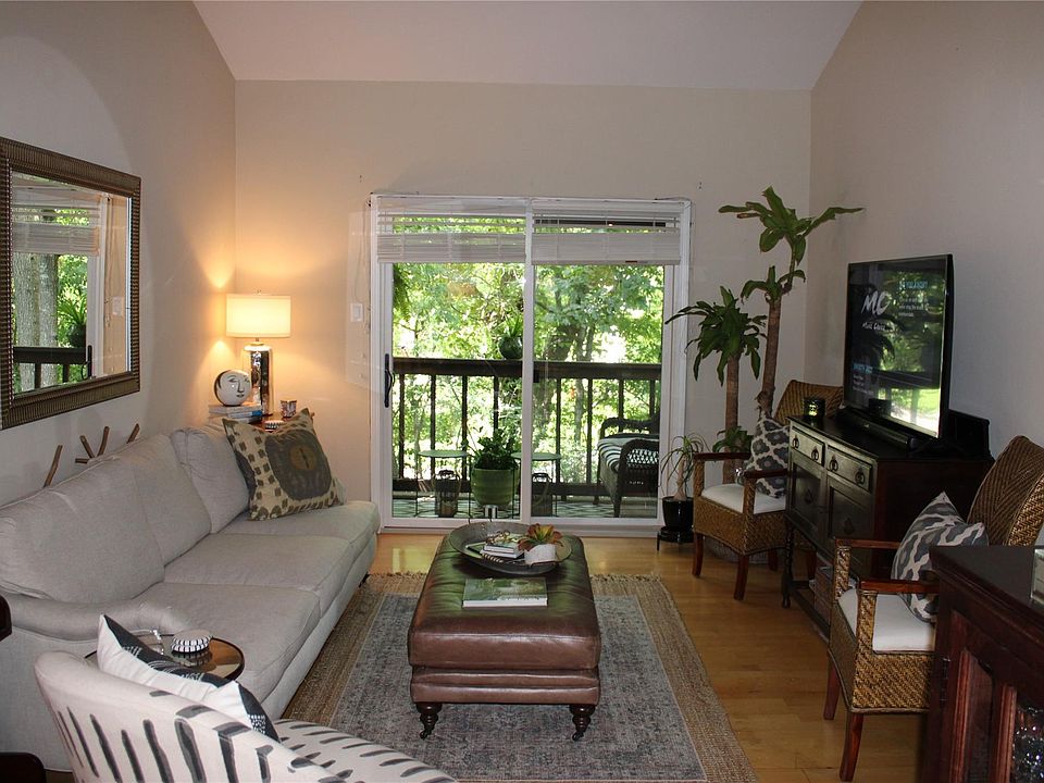 1st image of 11711 Memorial Dr APT 306