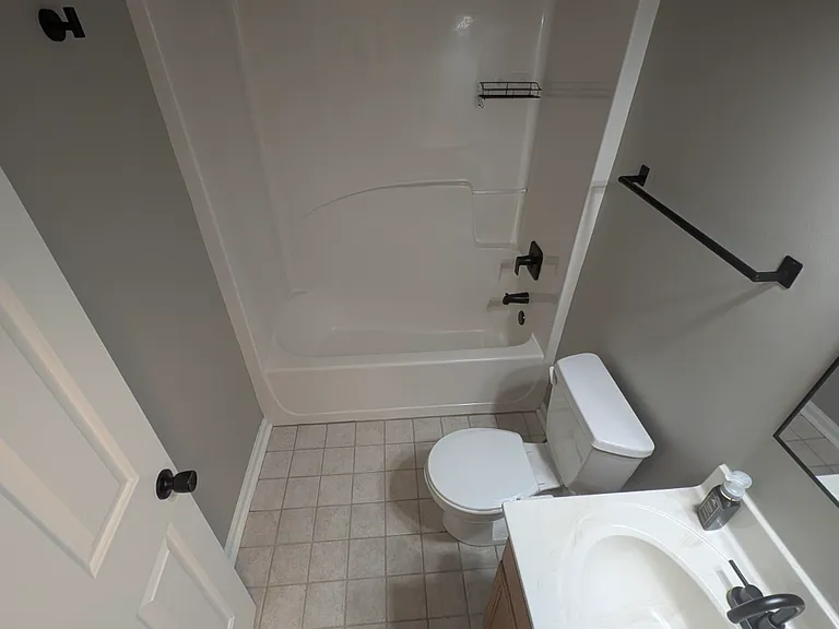 5900 Rivercliff Ct — Photo 7