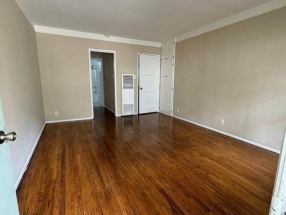 5th image of 4813 Beverly Blvd #4813