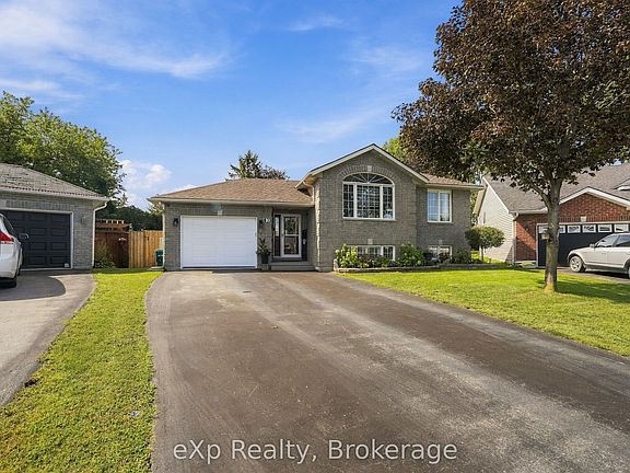 2nd image of 10 Christopher Ct
