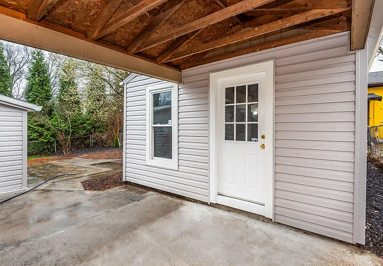 610 Old Harrods Creek Rd — Photo 23
