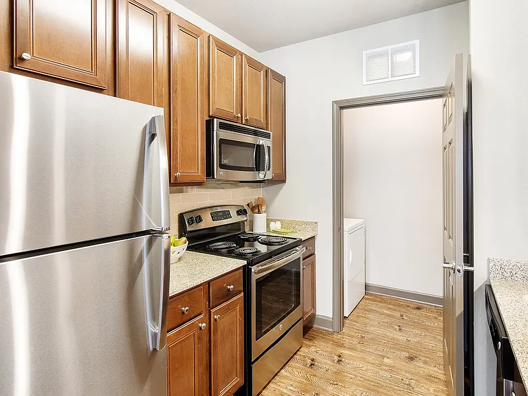 Kingston Crossing Apartment Homes — Photo 13