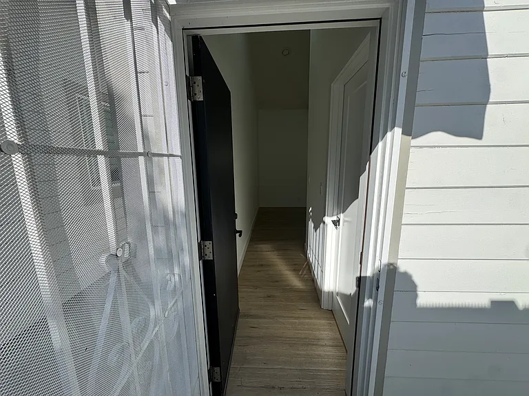 808B Burchett St — Photo 4