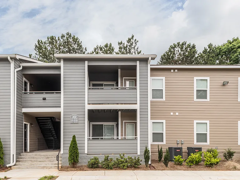 Crestmont Apartments — Photo 24