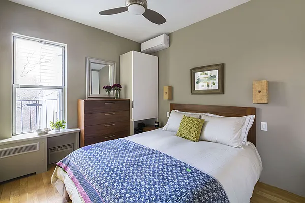 Sold by Compass | media 10