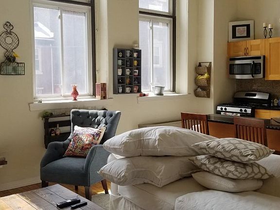 2nd image of 1327 Lombard St #X01