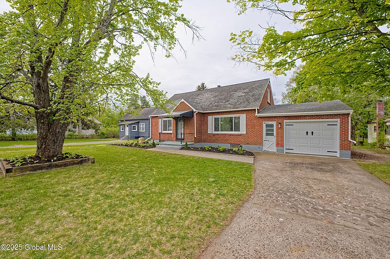 4th image of 2775 Curry Road