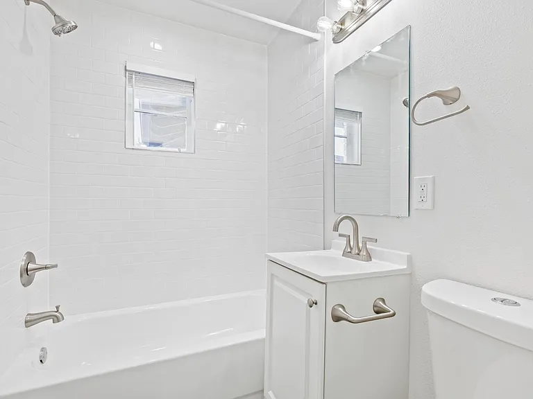 3921 Rawlins — Photo 4