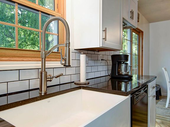 3rd image of 3085 E Foxtail Ln