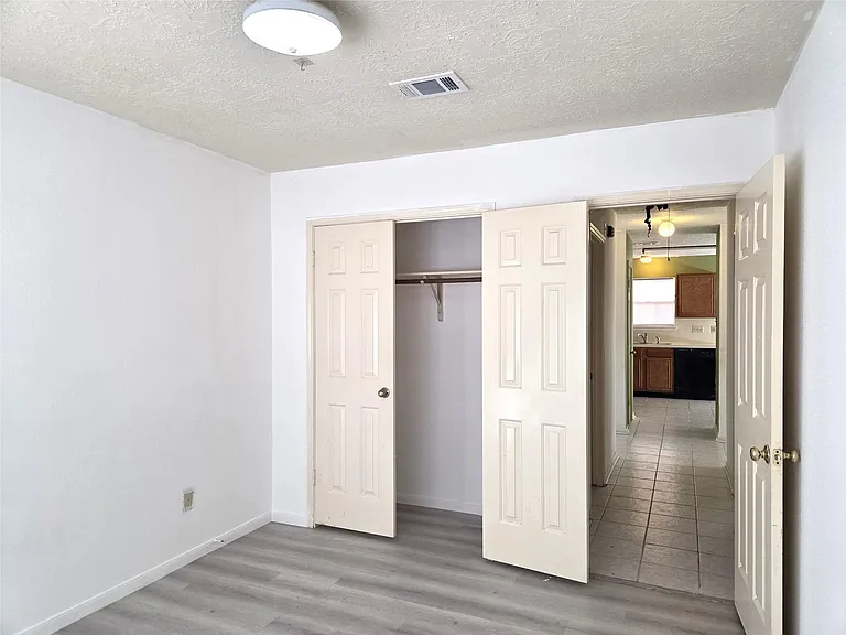 17006 Dusty Mill Dr E — Photo 33