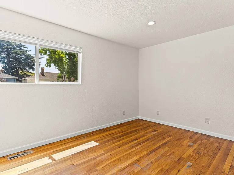 867 Via Mariposa — Photo 19