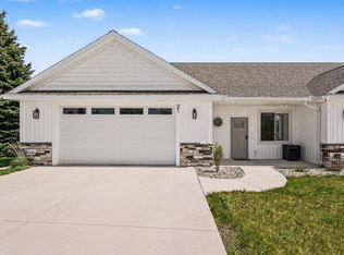 21 Cove Dr, Bay City, MI 48706