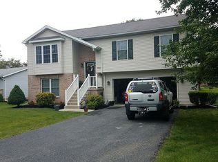 904 Nixon Dr, Mechanicsburg, PA 17055