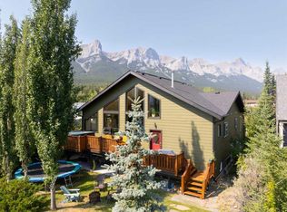 1712 W 11th Ave, Canmore, AB T1W1V2
