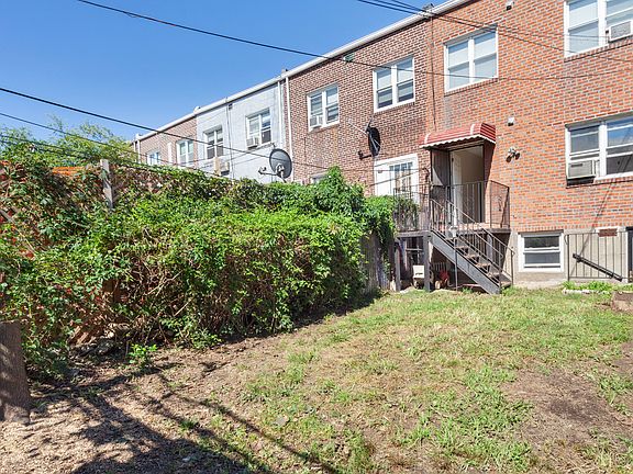3rd image of 20-31 26th St #1