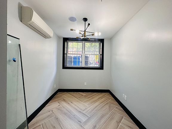 4th image of 41 Van Wagenen Ave #Be