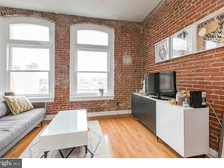 1010 Race St #6C — Photo 2