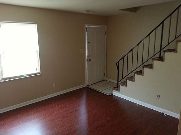 5th image of 2333 Pinewood Dr