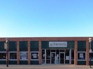 121 W 5th St, Carroll, IA 51401