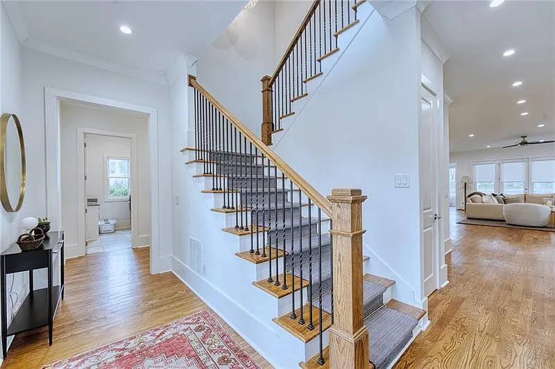 6 bed, 6.0 bath, 5412 sqft, $16,500 — Photo 4