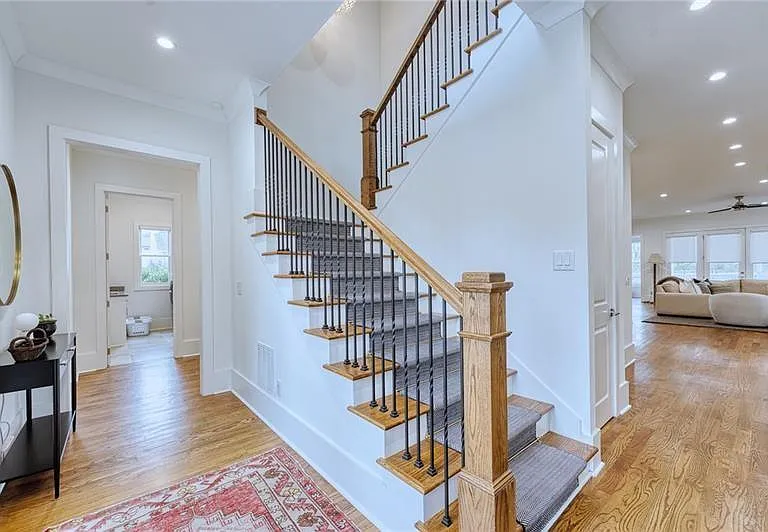 2975 Osborne Rd NE — Photo 4