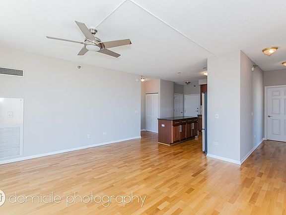 4th image of 1134 W Granville Ave #815V