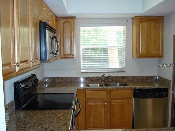 3rd image of 942 La Costa Cir Unit 5