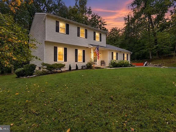 3rd image of 52 Spring Rd