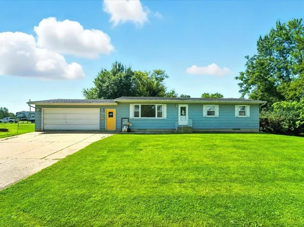 235 Adams St, Maynard, IA 50655