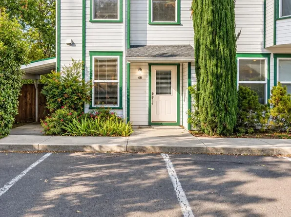49 California St, Ashland, OR 97520