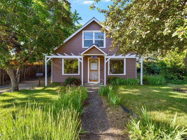 1040 E Main St, Ashland, OR 97520