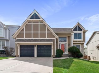 8109 W 144th Ter, Overland Park, KS 66223