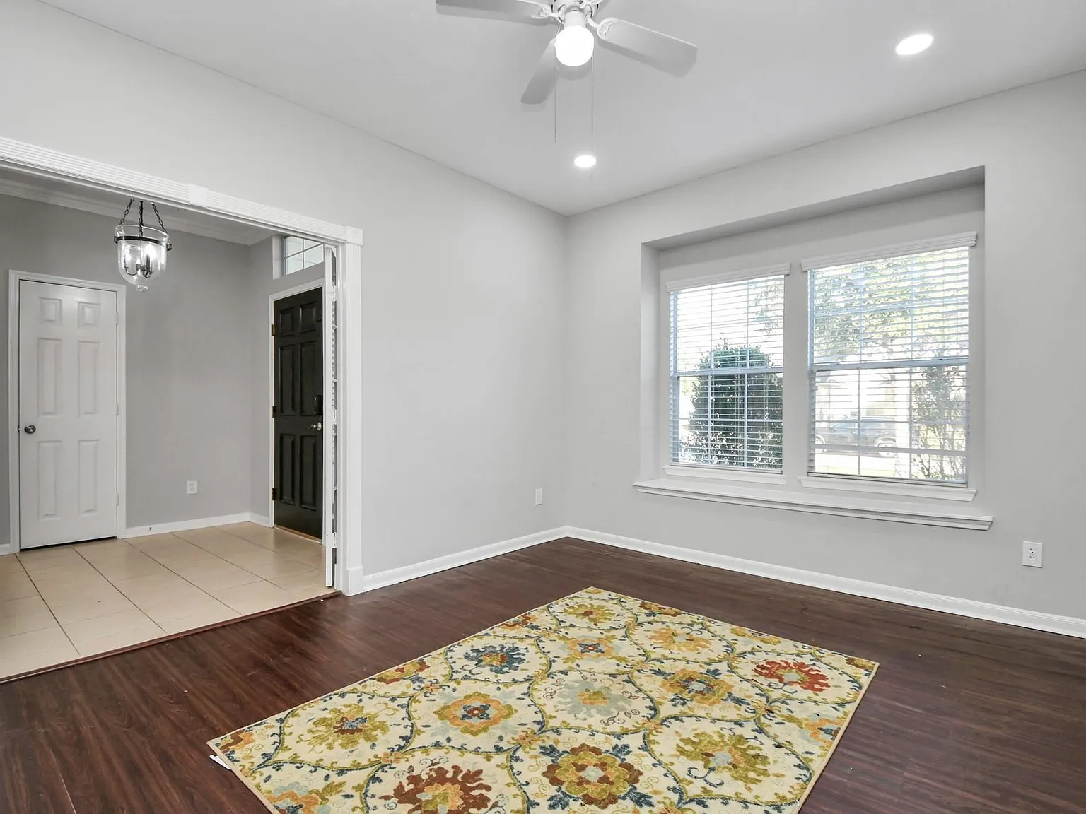 3 bed, 2.0 bath, 1809 sqft, $2,300 — Photo 4